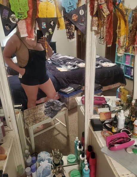 bee88i pornstar picture