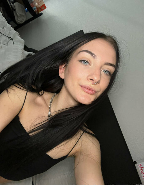 babysitter69 sexy star photo