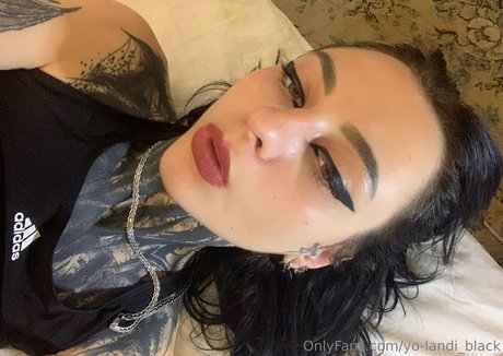 yo landi black top pornstar picture