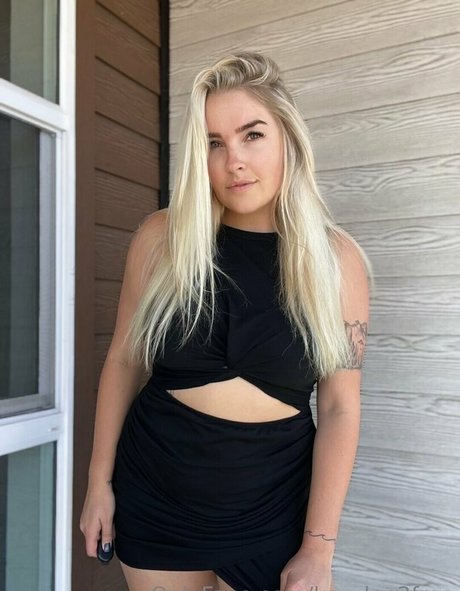 kay leo3free nude model picture