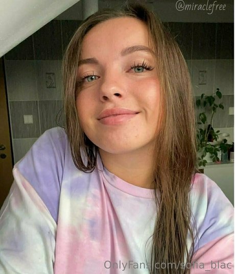 sofia blac star art img