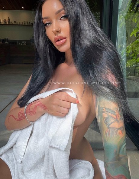 holylovesmolly sex actress pic