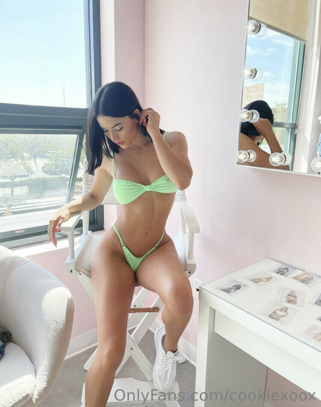 Bri Cookie pornstar erotic pics