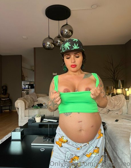 xomisscleo star porn pic