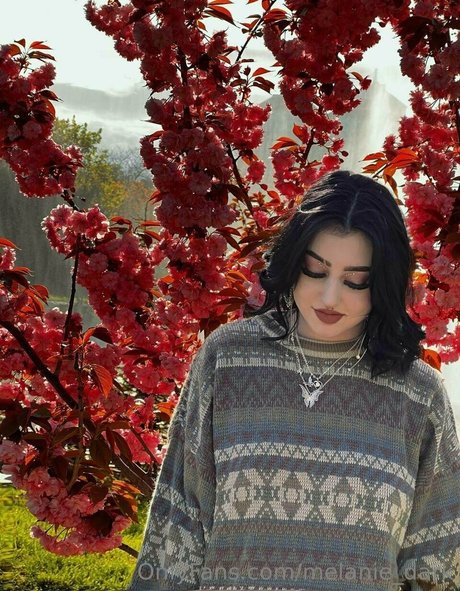 melanie dark model sex photo