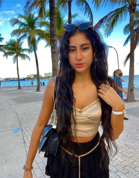 playhouse hot actress picture