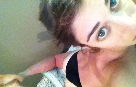 Lizzy Caplan pornstar beautiful gallery