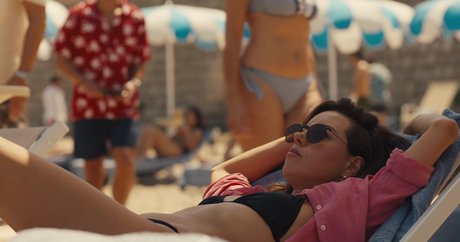 Aubrey Plaza erotic star photo