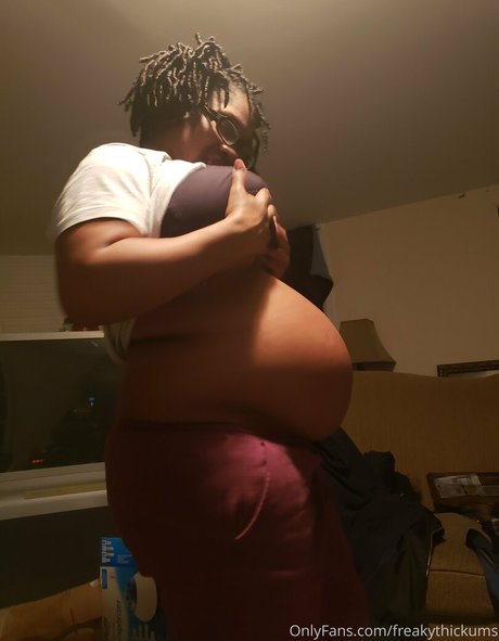 freakythickums art actress image