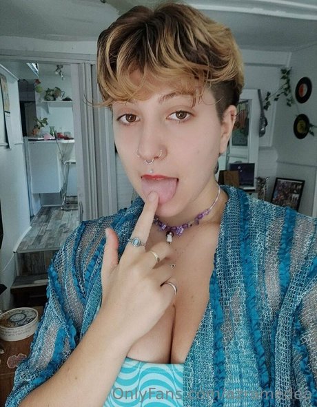 azramedea art star image