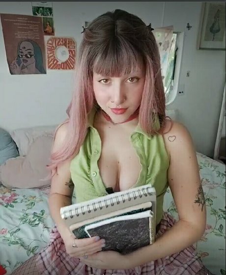 azramedea hot star img