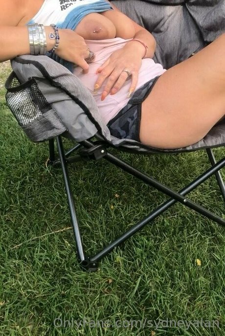 sydneyalan model pic