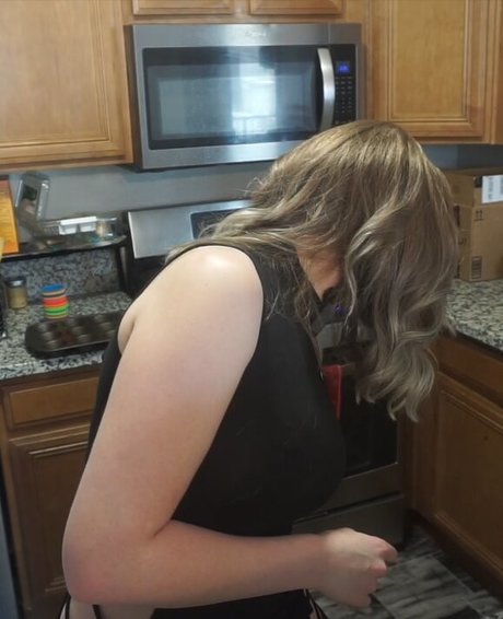 IceTokki hot actress pics