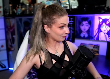 IceTokki star porn photos