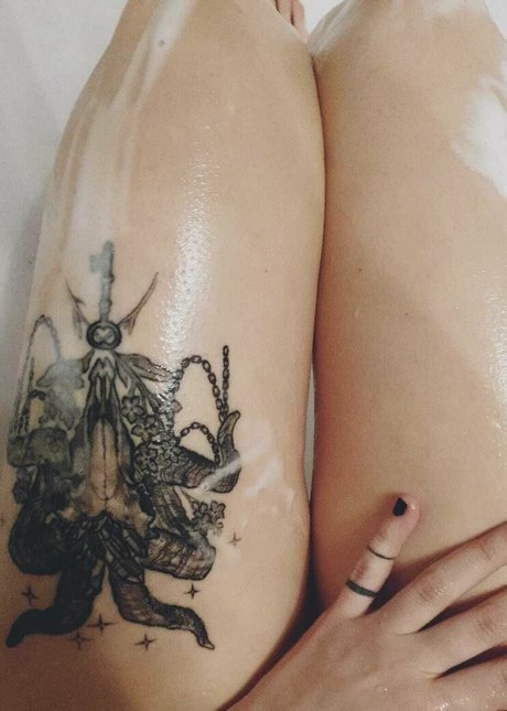 Lunaticalwitch pornstar perfect image