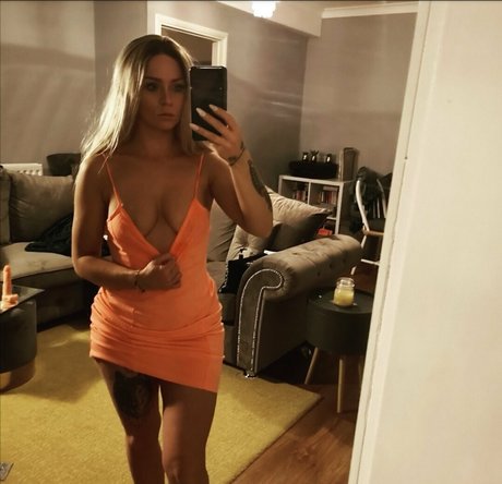 bigbootybritish star photo