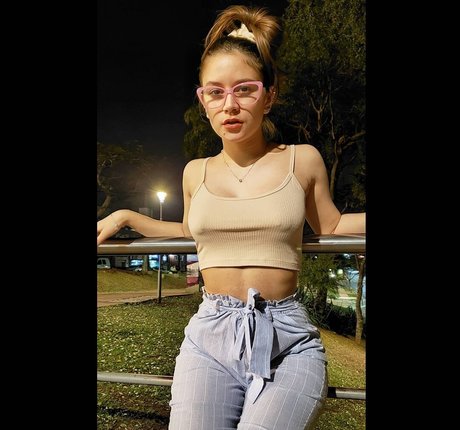 almagustina beautiful actress pictures