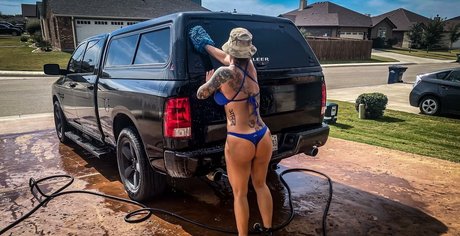 Girls With Guns nudes actress img