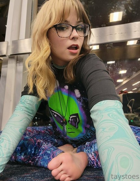 taystoes art model photos