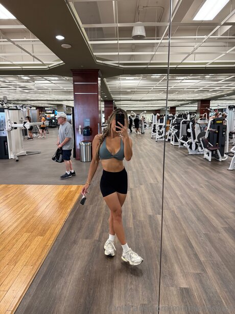 Minnie michele star exclusive picture