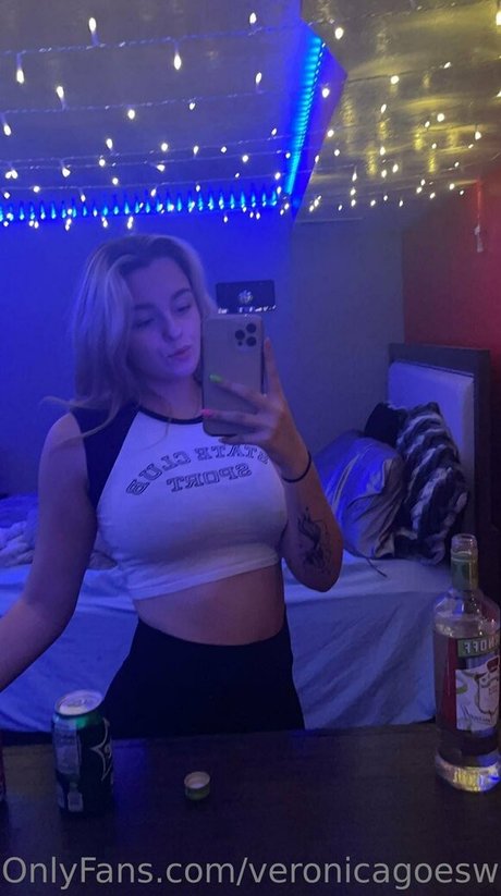 veronicagoeswild model perfect img