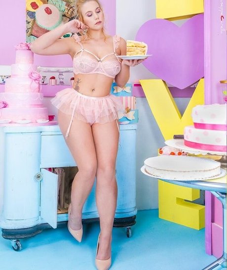 Jennifer Mazza hot pornstar photo