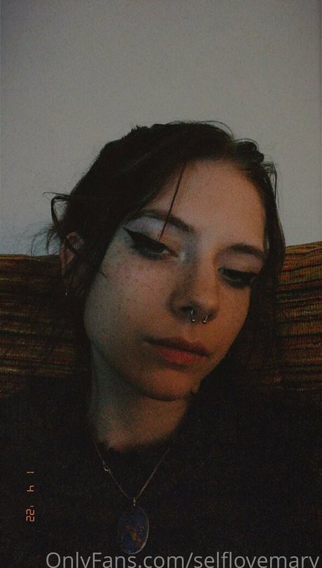 selflovesage model naked photos