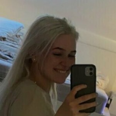 cuteemii pornstar naked pictures