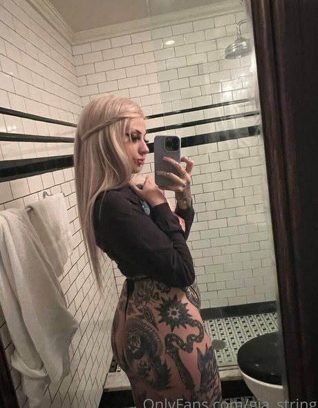 Gia String pornographic model photos