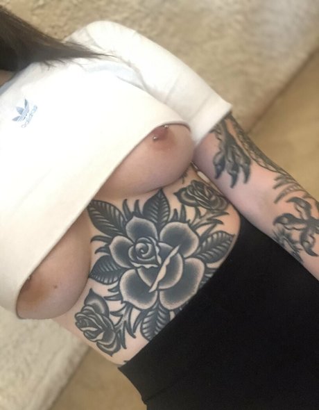 Gia String nude model archive