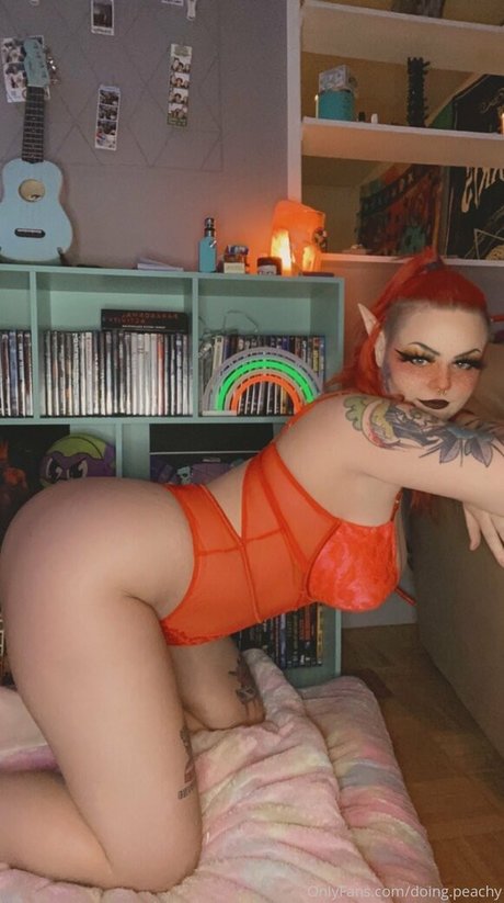 doing peachy beautiful model image