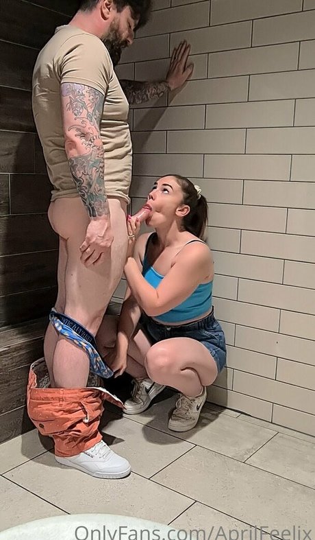 aprilfeelixfree model pics