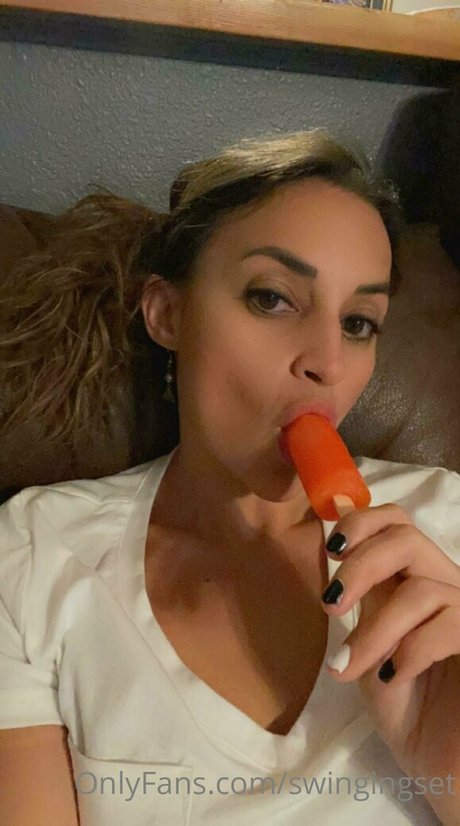 swingingset top star pics