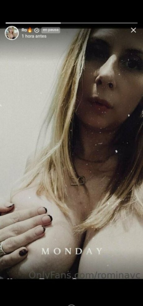 Rominavc model sexy pics