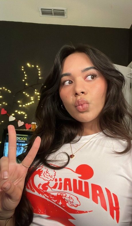 Chellchee pornstar naked picture