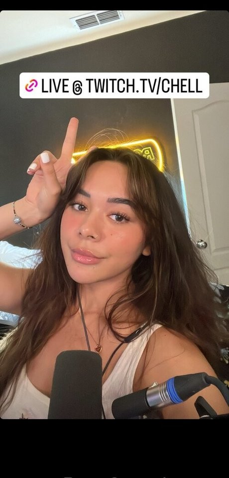 Chellchee xxx pornstar image