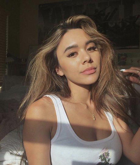 Chellchee nudes actress gallery