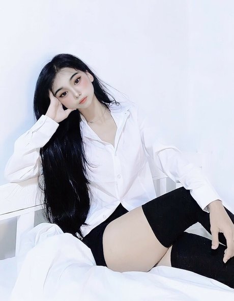 Akari Cos model hd pic