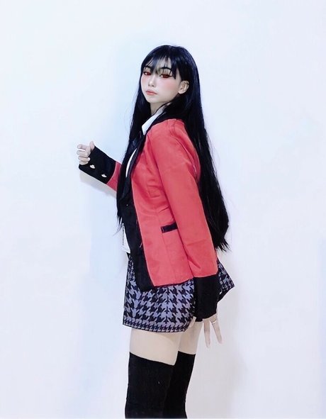 Akari Cos pornstar naked image