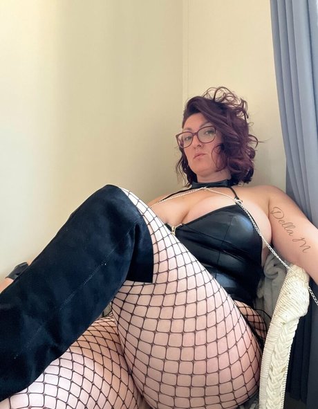 Della M star beautiful archive