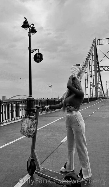 weryberry erotic actress img