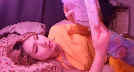 HAchubby naked star photos