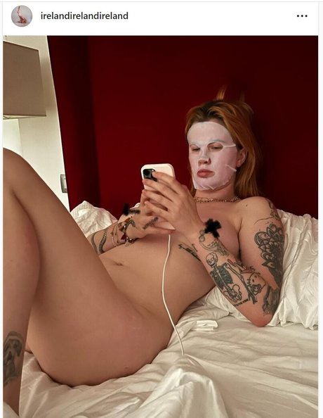 Ireland Baldwin erotic star img