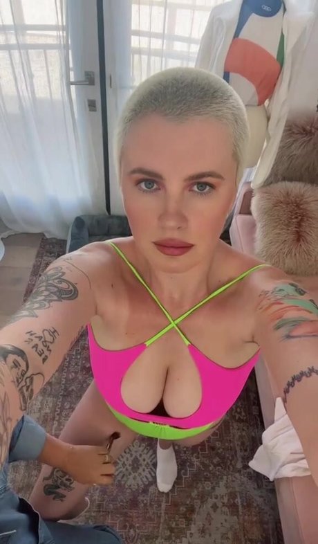 Ireland Baldwin porn model picture