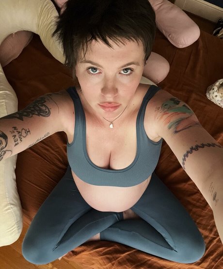 Ireland Baldwin top model picture