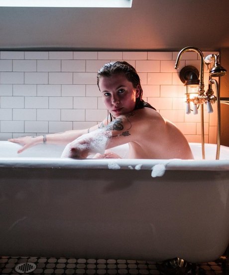 Ireland Baldwin perfect actress image