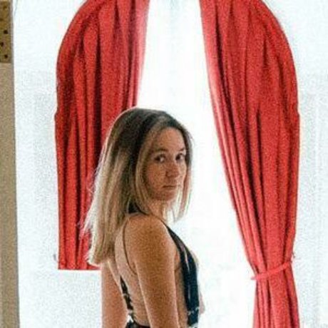 Ellcrys model beautiful picture