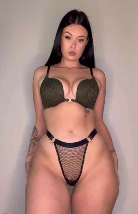 Blairroseplayhouse model nude photo