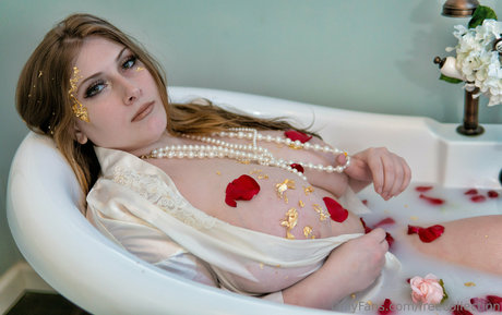 freecollection hot model photo