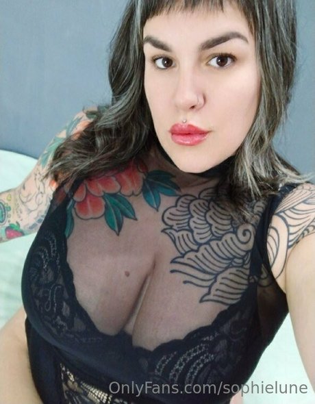 sophielune pretty pornstar photo